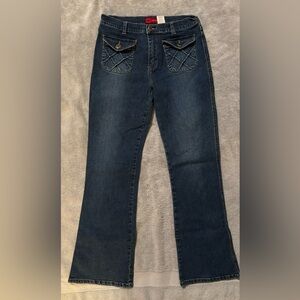 Arizona Girls Blue Jeans with decorative front pockets. Size girls 12 slim fit.